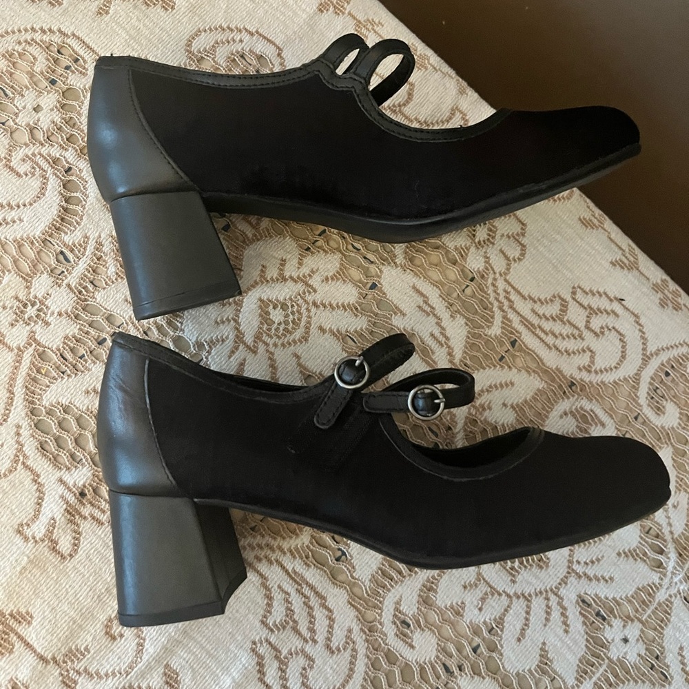 Elegant Black Velvet Women's Mary Jane Heels Shoes 7.5
